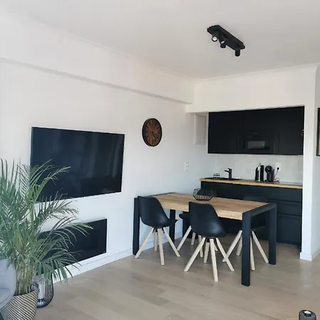 Studio De Strandloper Met 1 Zetelbed En 1 Bedkast * ميدل كيرك